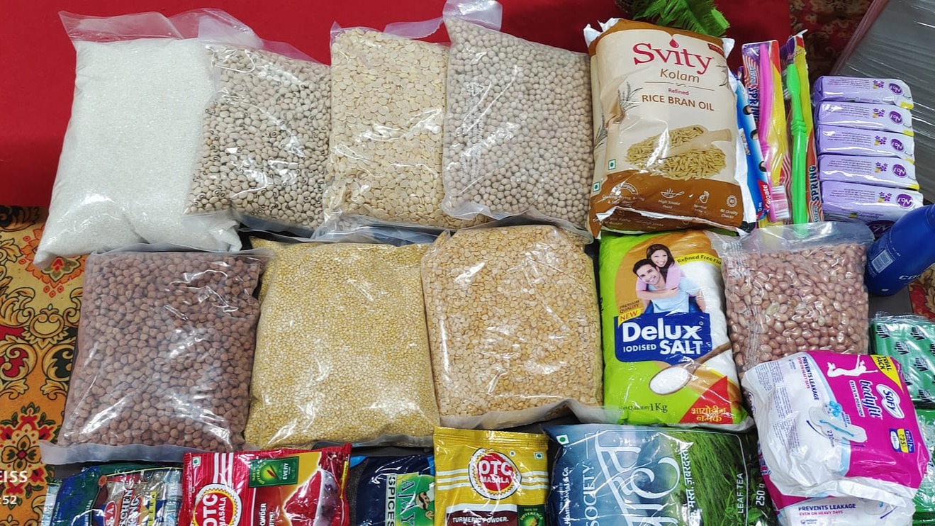 वाटप करण्यात आलेले साहित्य:
